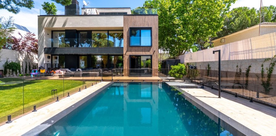 Villa in Pozuelo de Alarcon, Madrid, Spanien 4 Schlafzimmer, 435 m2 Nr. 168890