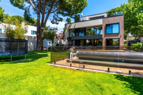 Villa zum Verkauf in Pozuelo de Alarcon, Madrid, Spanien 4 Schlafzimmer, 435 m2 Nr. 168890 - Foto 9