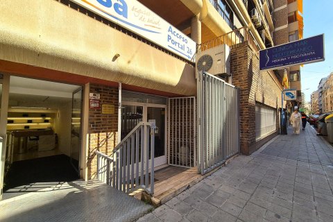 Commercial property for rent in Alicante, Spain 6 bedrooms, 220 sq.m. No. 168891 - photo 3