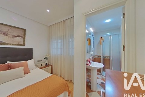 Dzīvoklis pārdošanā Cadiz, Spānijā 4 istabas, 130 m2 Nr. 172573 - attēls 22