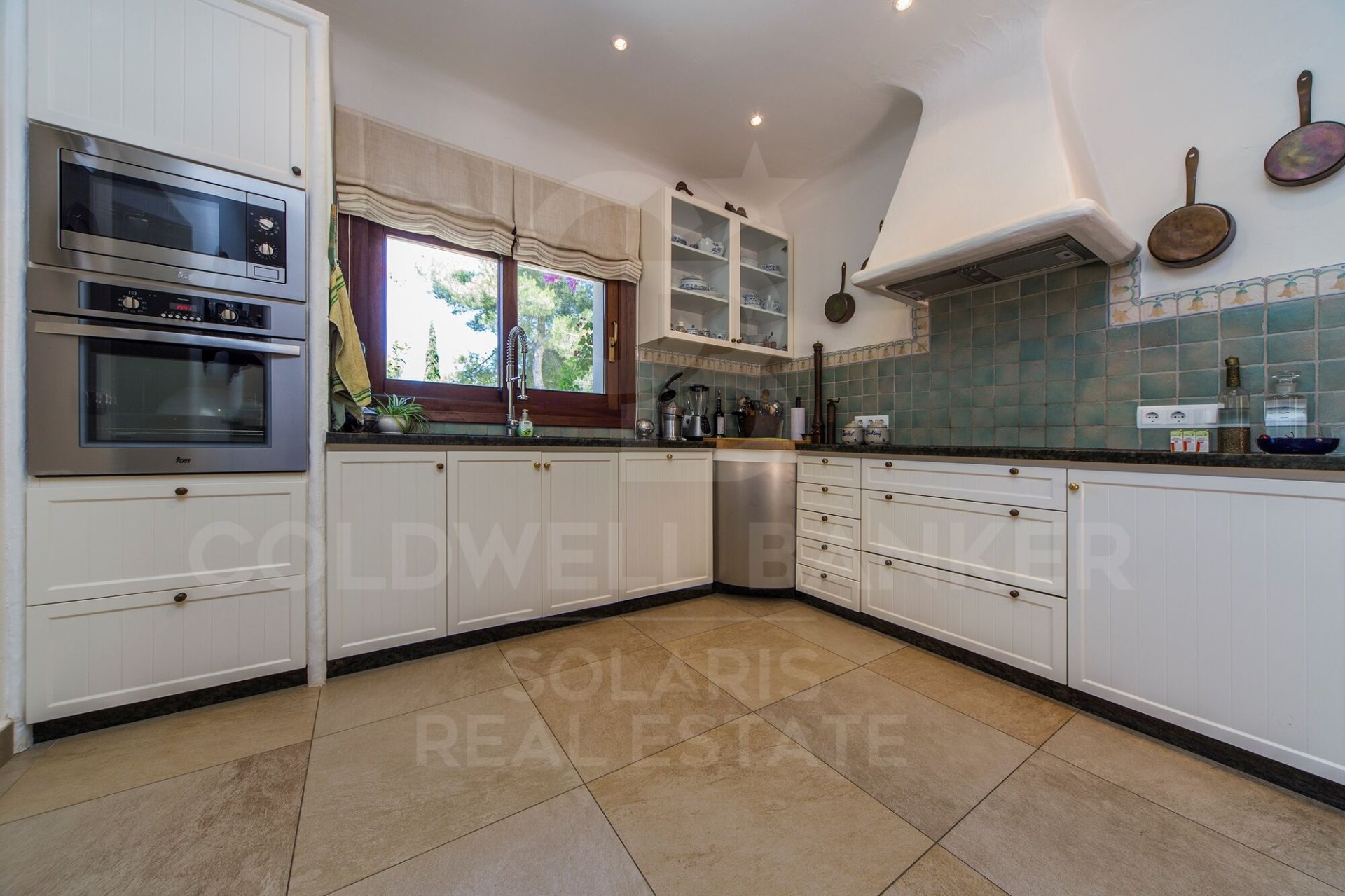 Villa a Javea, Alicante, Spagna 4 camere da letto, 338 mq. N° 179181