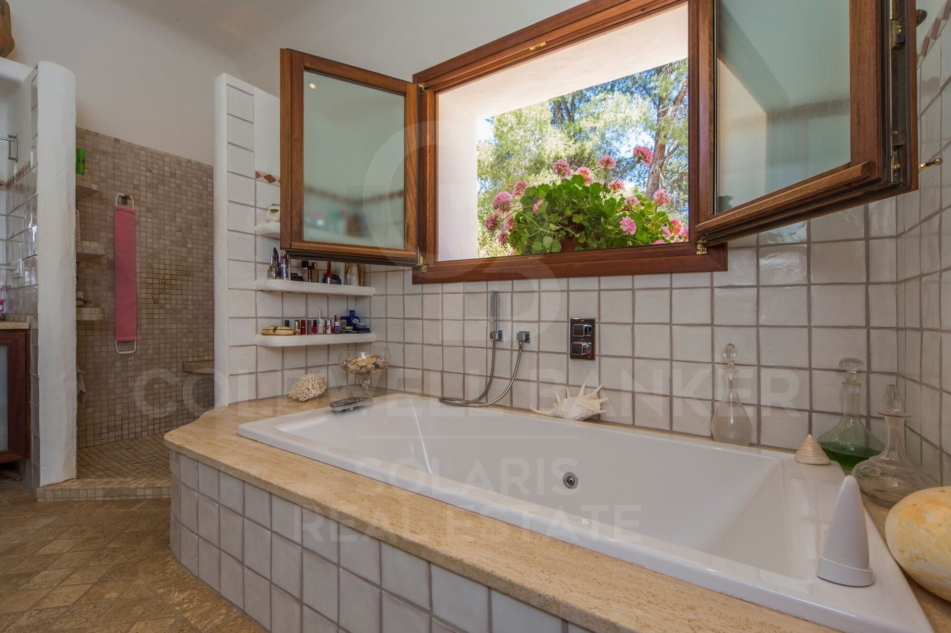 Villa a Javea, Alicante, Spagna 4 camere da letto, 338 mq. N° 179181