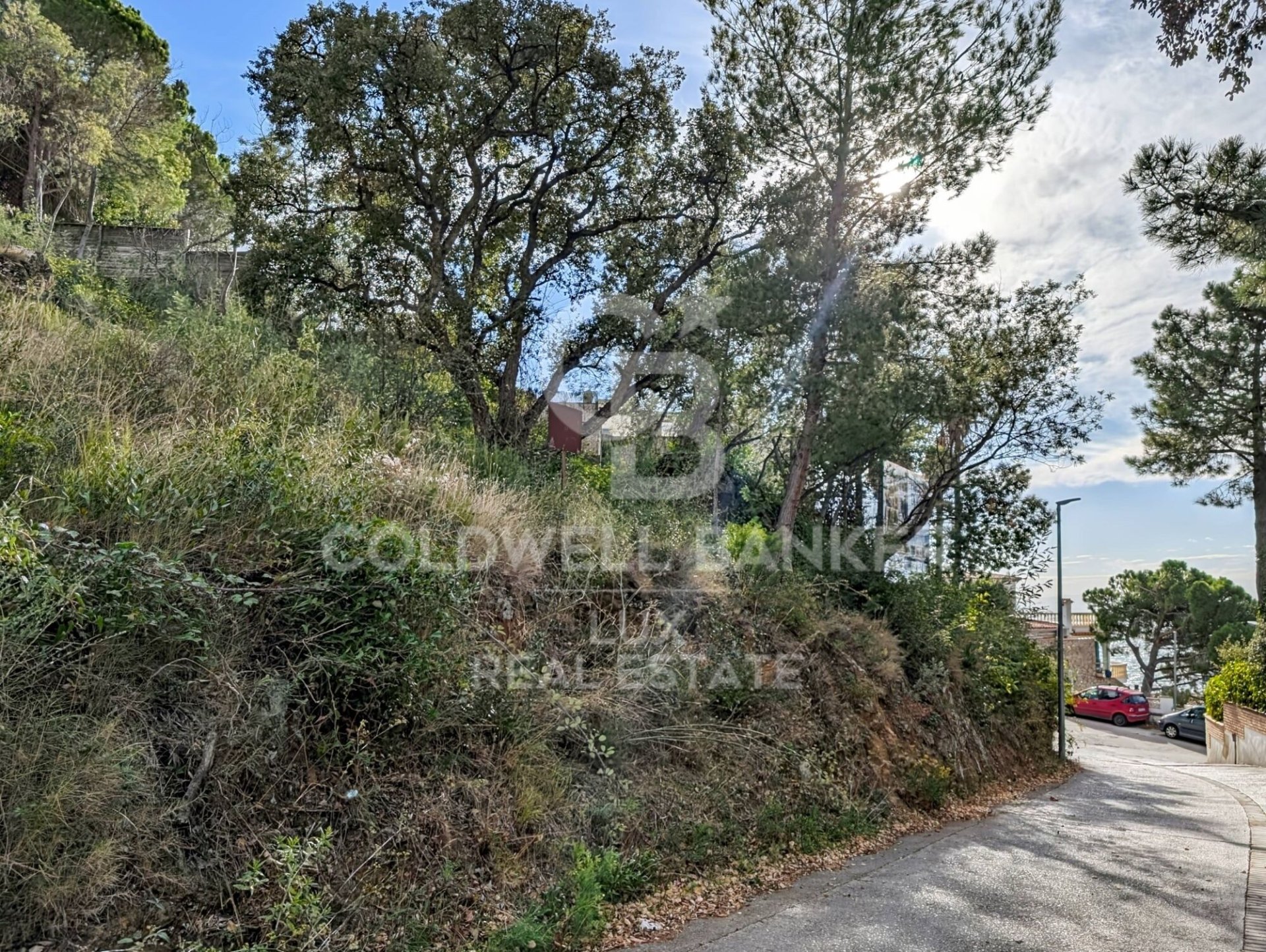 Tontti Roses, Girona, Espanja 1232 m2 No. 179182