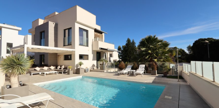 Villa in La Nucia, Alicante, Spanien 3 Schlafzimmer, 233 m2 Nr. 148755