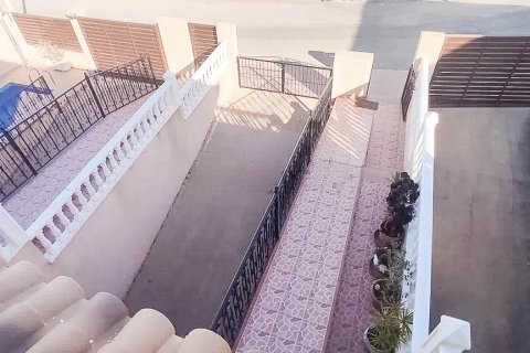 Radhus till salu i Torrevieja, Alicante, Spanien 3 sovrum, 166 kvm. Nr. 148758 - foto 6