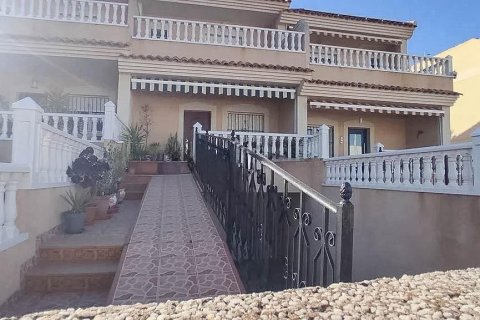 Radhus i Torrevieja, Alicante, Spanien 3 sovrum, 166 kvm. Nr. 148758