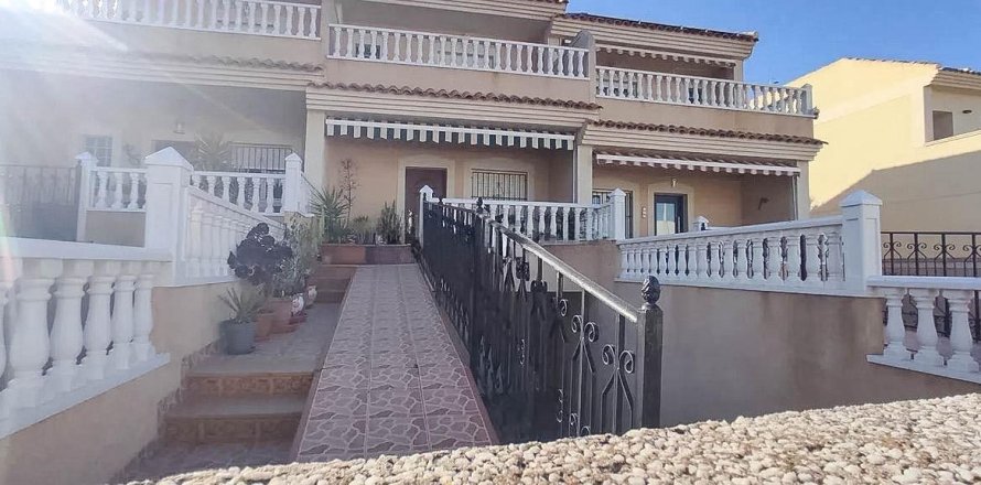 Radhus i Torrevieja, Alicante, Spanien 3 sovrum, 166 kvm. Nr. 148758