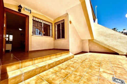 Apartamento en venta en La Zenia, Alicante, España 2 dormitorios, 60 m2 No. 189560 - foto 2