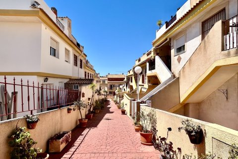 Apartamento en venta en La Zenia, Alicante, España 2 dormitorios, 60 m2 No. 189560 - foto 3