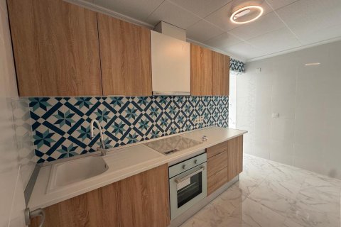 Apartamento en venta en Torrevieja, Alicante, España 3 dormitorios, No. 189561 - foto 14