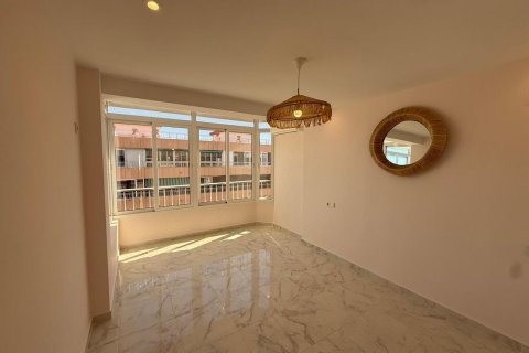 Apartamento en venta en Torrevieja, Alicante, España 3 dormitorios, No. 189561 - foto 15