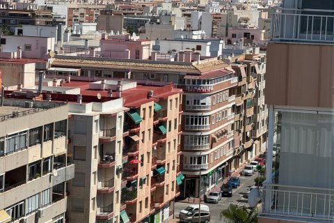 Apartamento en venta en Torrevieja, Alicante, España 3 dormitorios, No. 189561 - foto 13