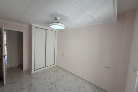 Apartamento en venta en Torrevieja, Alicante, España 3 dormitorios, No. 189561 - foto 6