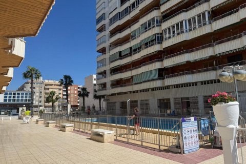 Apartamento en venta en Torrevieja, Alicante, España 3 dormitorios, No. 189561 - foto 9