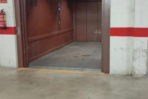 Garage à Torrevieja, Alicante, Espagne 12 m2 No. 192444