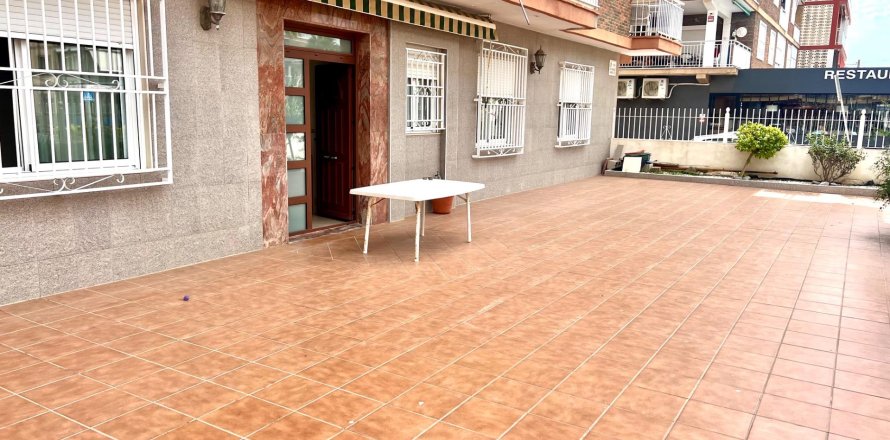 Квартира в Торревьеха, Аликанте, Испания 3 спальни, 111м2 №141469