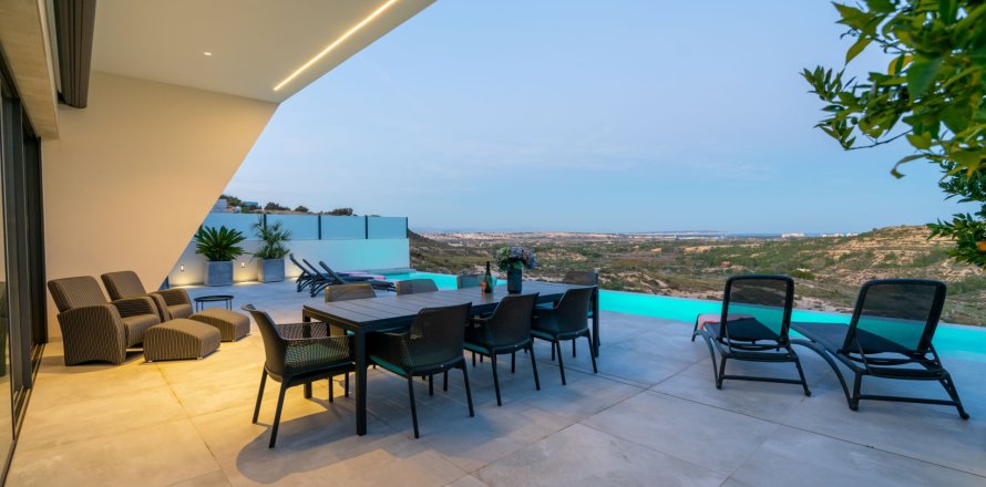 Villa Ciudad Quesada, Alicante, Spagna 4 camere da letto, 408 mq. N° 136272