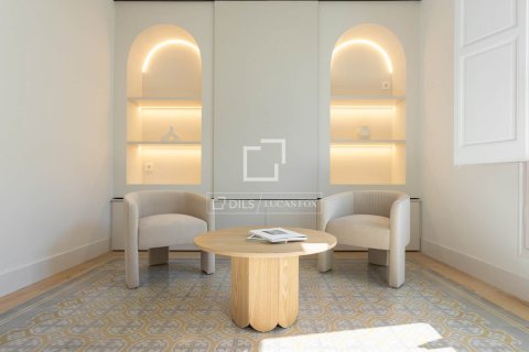 Apartment for sale in Barcelona, Spain 3 bedrooms, 115 sq.m. No. 150980 - photo 7