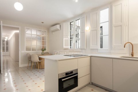 Apartment for sale in Barcelona, Spain 3 bedrooms, 115 sq.m. No. 150980 - photo 13