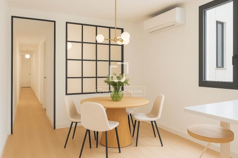 Apartment for sale in Barcelona, Spain 3 bedrooms, 115 sq.m. No. 150980 - photo 3