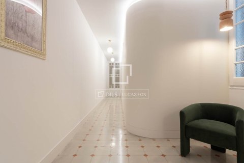 Apartment for sale in Barcelona, Spain 3 bedrooms, 115 sq.m. No. 150980 - photo 19