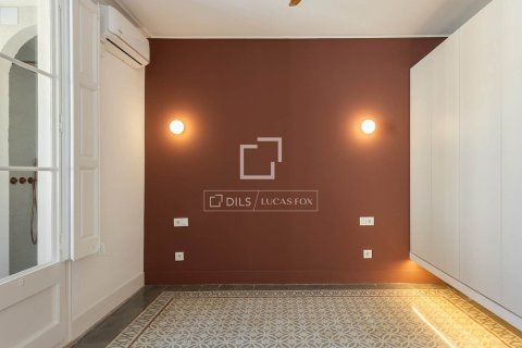 Apartment for sale in Barcelona, Spain 3 bedrooms, 115 sq.m. No. 150980 - photo 23