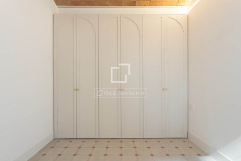 Apartment for sale in Barcelona, Spain 3 bedrooms, 115 sq.m. No. 150980 - photo 30