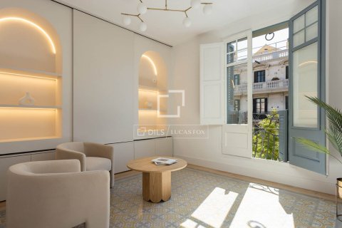 Apartment for sale in Barcelona, Spain 3 bedrooms, 115 sq.m. No. 150980 - photo 8