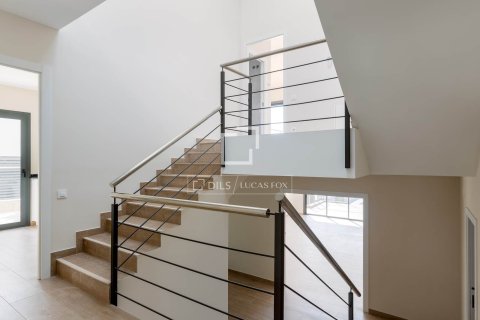 Villa till salu i Arenys de Mar, Barcelona, Spanien 4 sovrum, 320 kvm. Nr. 150982 - foto 21