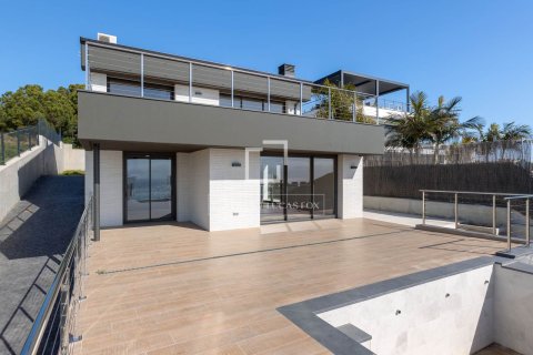 Villa till salu i Arenys de Mar, Barcelona, Spanien 4 sovrum, 320 kvm. Nr. 150982 - foto 9