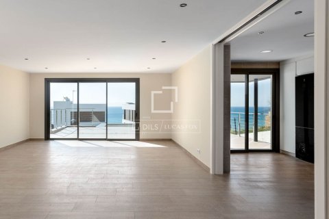 Villa till salu i Arenys de Mar, Barcelona, Spanien 4 sovrum, 320 kvm. Nr. 150982 - foto 11