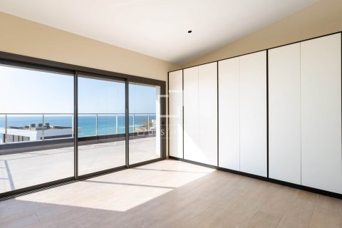 Villa till salu i Arenys de Mar, Barcelona, Spanien 4 sovrum, 320 kvm. Nr. 150982 - foto 22