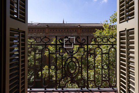 Apartament w Barcelona, Hiszpania 2 sypialnie, 122 mkw. nr 150981 – zdjęcie 26