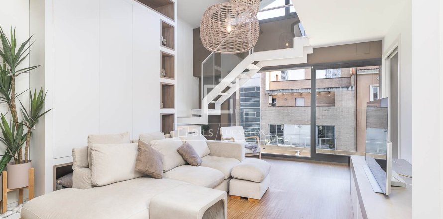 Apartamento en Barcelona, España 3 dormitorios, 150 m2 No. 166320