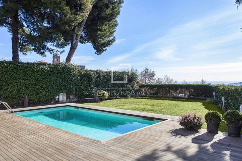 Villa for rent in Barcelona, Spain 6 bedrooms, 678 sq.m. No. 166322 - photo 2