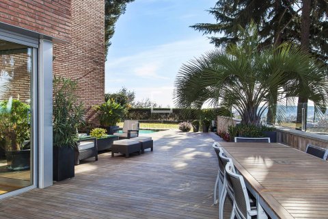 Villa for rent in Barcelona, Spain 6 bedrooms, 678 sq.m. No. 166322 - photo 19