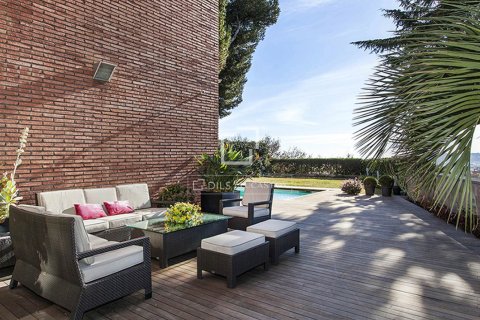 Villa for rent in Barcelona, Spain 6 bedrooms, 678 sq.m. No. 166322 - photo 8