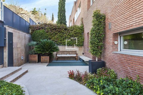 Villa for rent in Barcelona, Spain 6 bedrooms, 678 sq.m. No. 166322 - photo 10