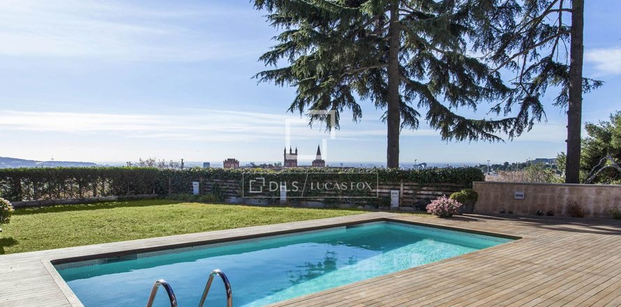 Villa in Barcelona, Spain 6 bedrooms, 678 sq.m. No. 166322