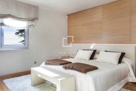 Villa for rent in Barcelona, Spain 6 bedrooms, 678 sq.m. No. 166322 - photo 11