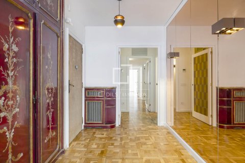 Dzīvoklis īrēšanai Barcelona, Spānijā 4 istabas, 168 m2 Nr. 166325 - attēls 12