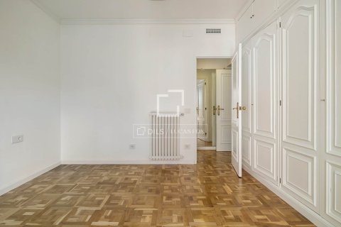 Dzīvoklis īrēšanai Barcelona, Spānijā 4 istabas, 168 m2 Nr. 166325 - attēls 28