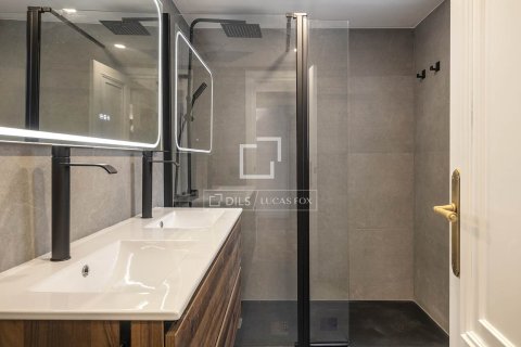 Dzīvoklis īrēšanai Barcelona, Spānijā 4 istabas, 168 m2 Nr. 166325 - attēls 29