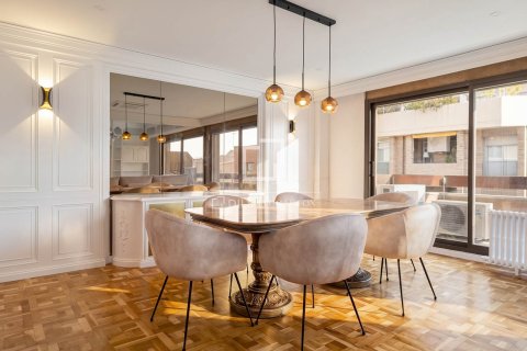 Dzīvoklis īrēšanai Barcelona, Spānijā 4 istabas, 168 m2 Nr. 166325 - attēls 4