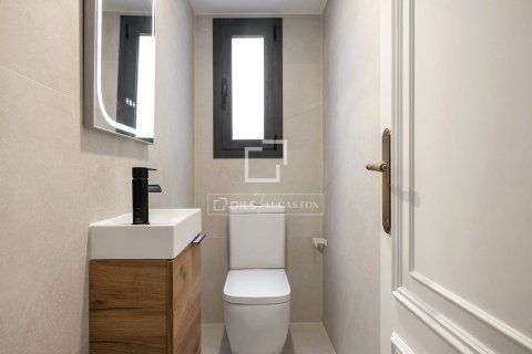 Dzīvoklis īrēšanai Barcelona, Spānijā 4 istabas, 168 m2 Nr. 166325 - attēls 17