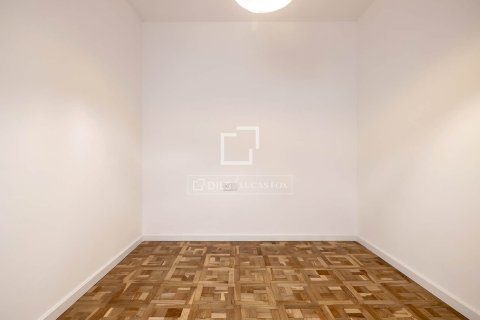 Dzīvoklis īrēšanai Barcelona, Spānijā 4 istabas, 168 m2 Nr. 166325 - attēls 23