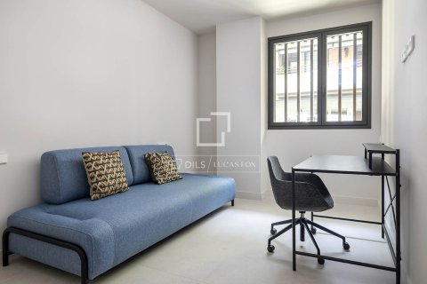 Apartament w Barcelona, Hiszpania 3 sypialnie, 99 mkw. nr 166323 – zdjęcie 28