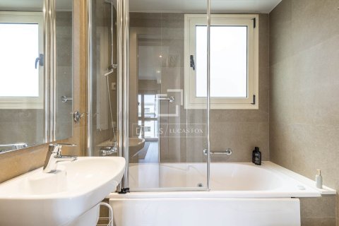 Penthouse w Barcelona, Hiszpania 2 sypialnie, 82 mkw. nr 166326 – zdjęcie 27