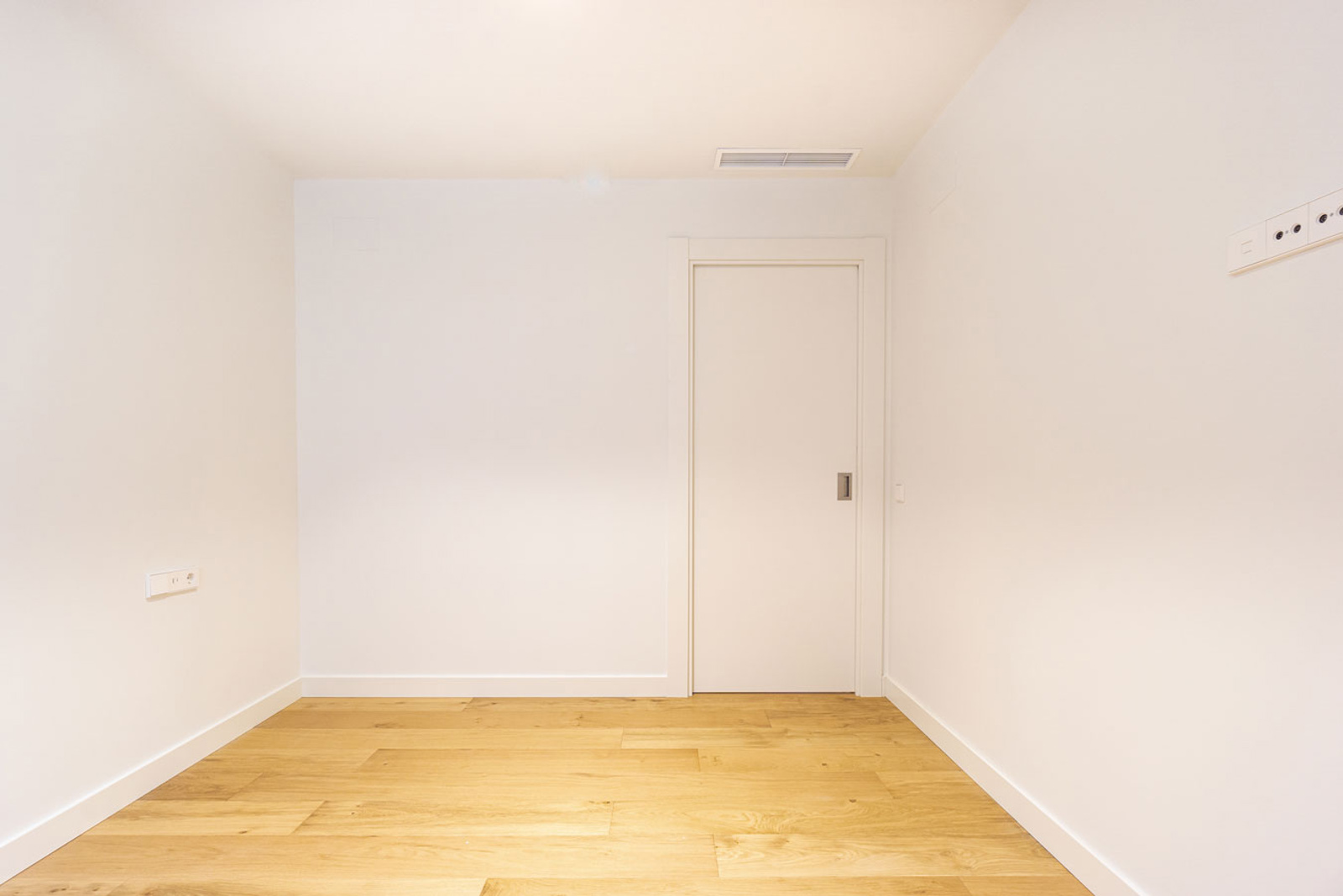 Apartamento en Barcelona, España 2 dormitorios, 91 m2 No. 148869
