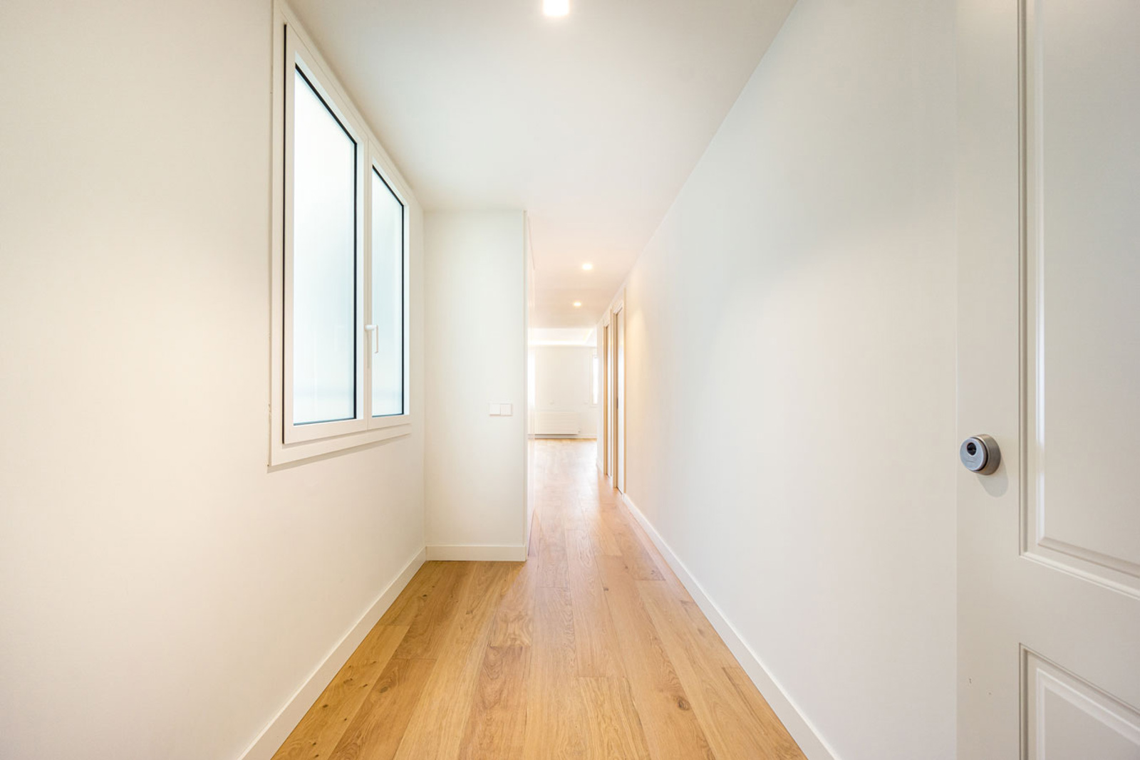 Apartamento en Barcelona, España 2 dormitorios, 91 m2 No. 148869